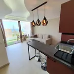 The White Waves Tf Americas Apartment *